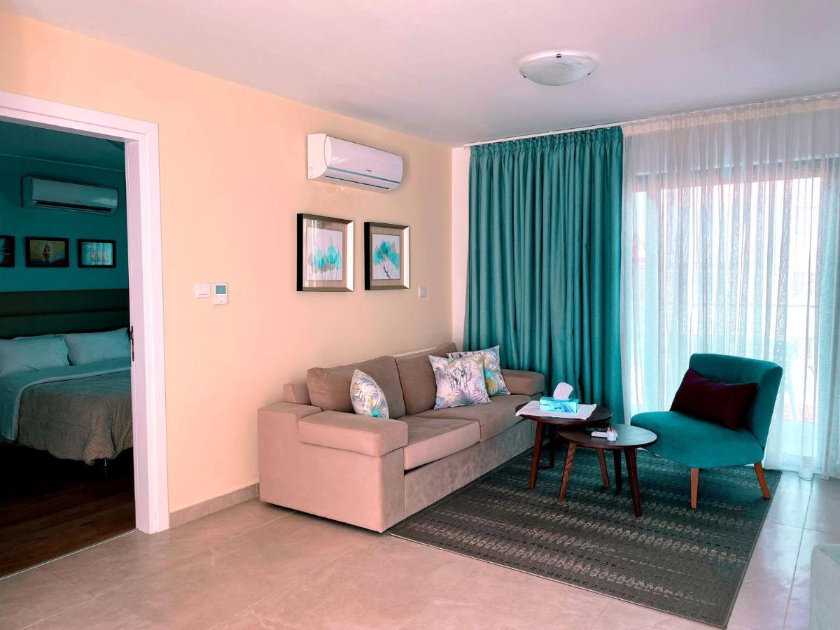 Victoria Suites Pafos Exterior foto
